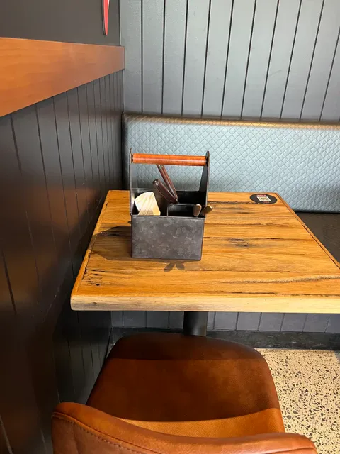 Burger Urge Crestwood