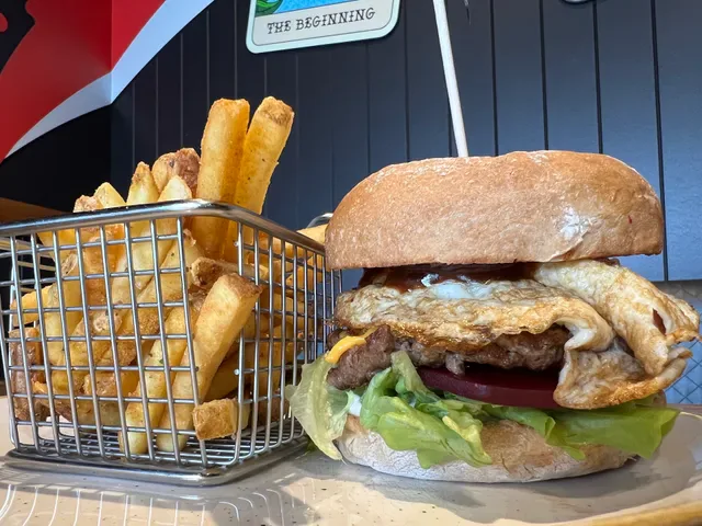 Burger Urge Crestwood