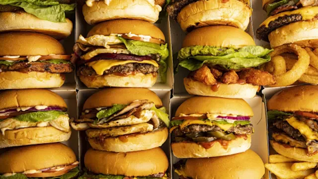 Burger'D Pacific Pines