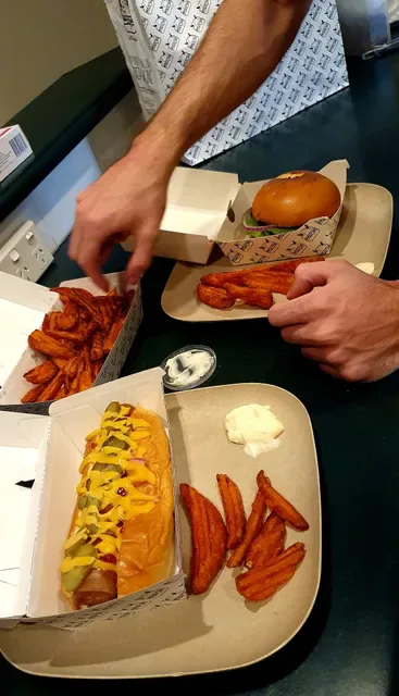 Burger'D Pacific Pines