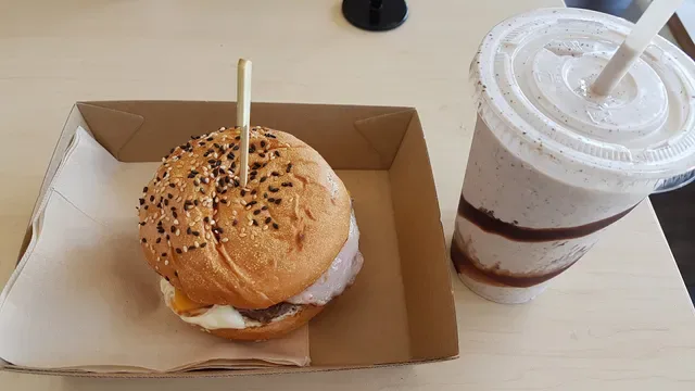 Burger'D Pacific Pines