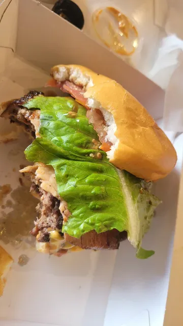Burger'D Pacific Pines