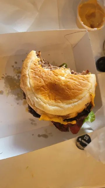 Burger'D Pacific Pines