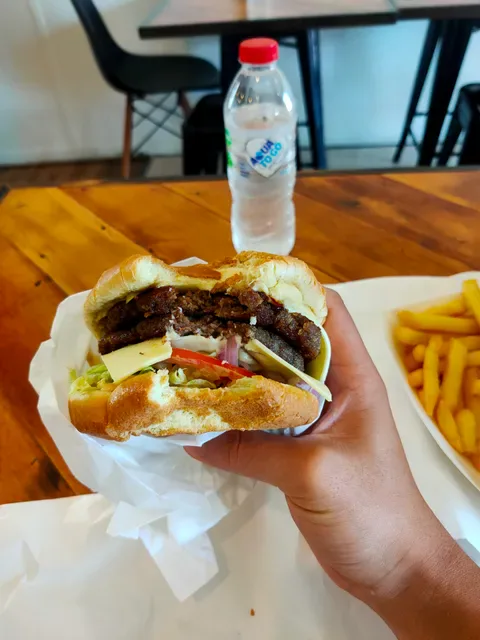 BOS BURGER