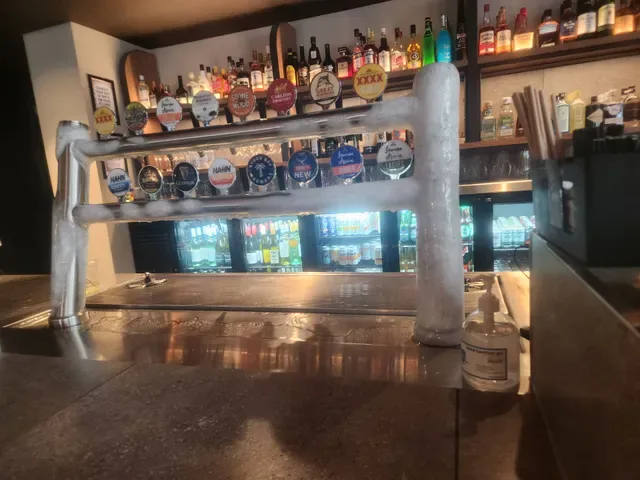 Burleigh Town Hotel
