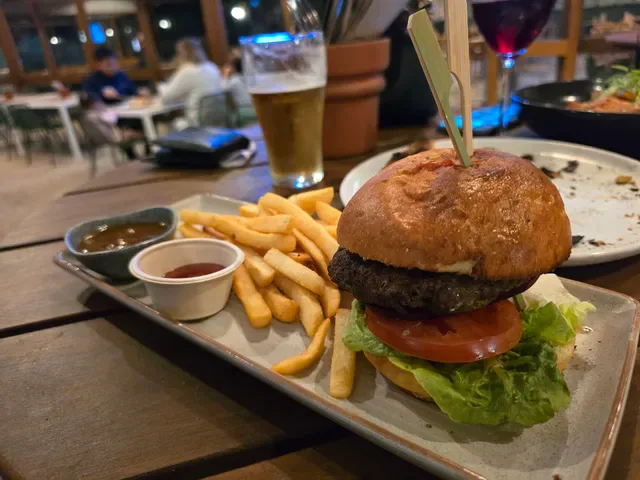 Burleigh Town Hotel