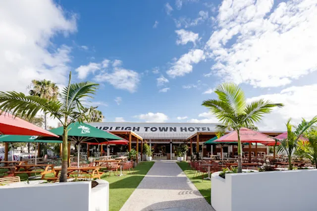 Burleigh Town Hotel