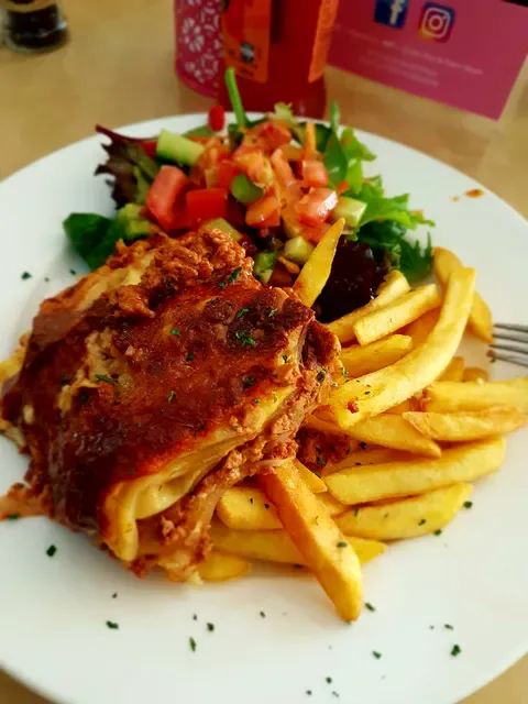 Cafe Tahbella