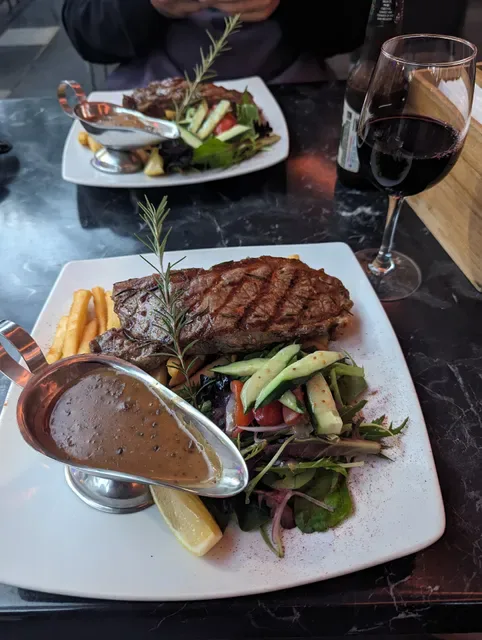 Central Lounge Bar and Dining