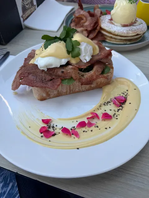 BELLAAYU CAFE