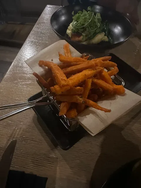 Clifford’s Grill & Lounge