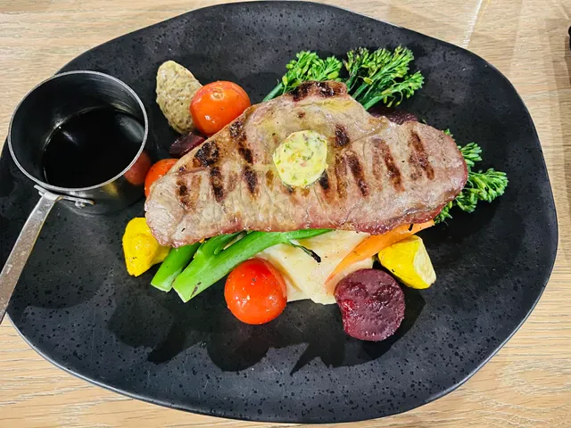 Clifford’s Grill & Lounge
