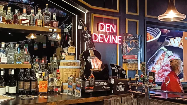 Den Devine Restaurant & Music Lounge