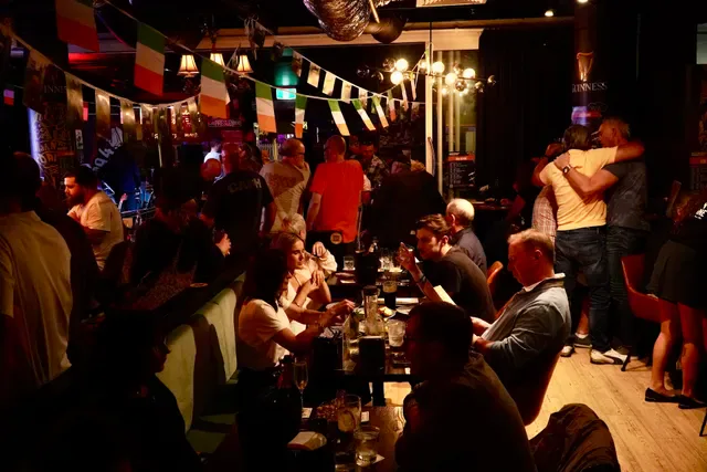 Den Devine Restaurant & Music Lounge