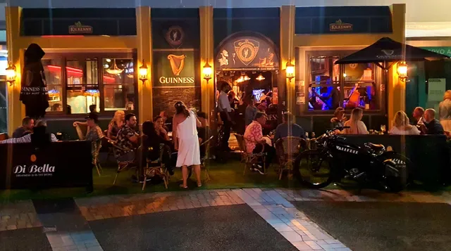 Den Devine Restaurant & Music Lounge