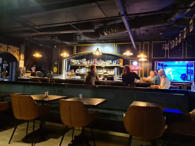 Den Devine Restaurant & Music Lounge
