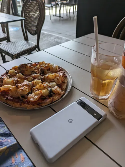 Earth 'n' Sea Pizza