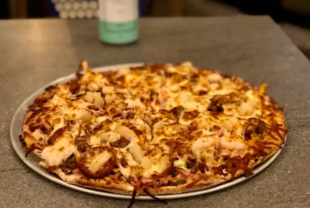 Earth 'n' Sea Pizza