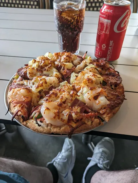 Earth 'n' Sea Pizza