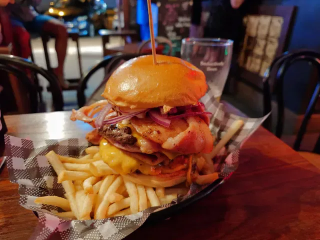 Eddie's Grub House