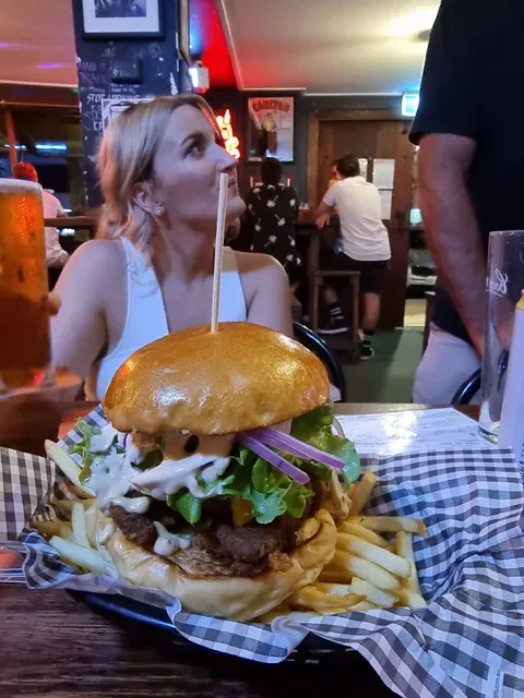 Eddie's Grub House