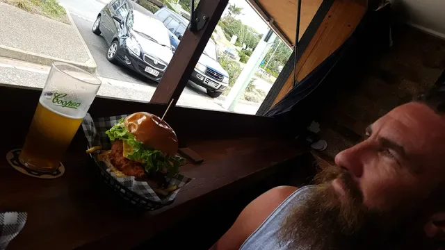 Eddie's Grub House