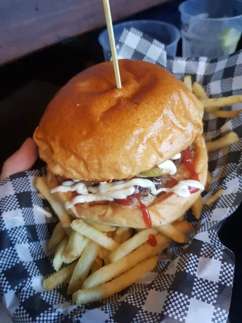 Eddie's Grub House