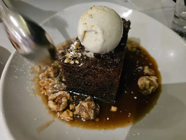 Edgewater Dining and Lounge