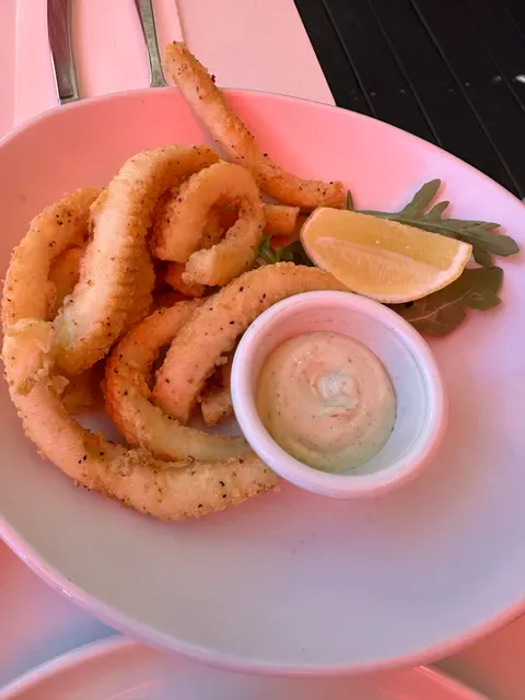 Edgewater Dining and Lounge