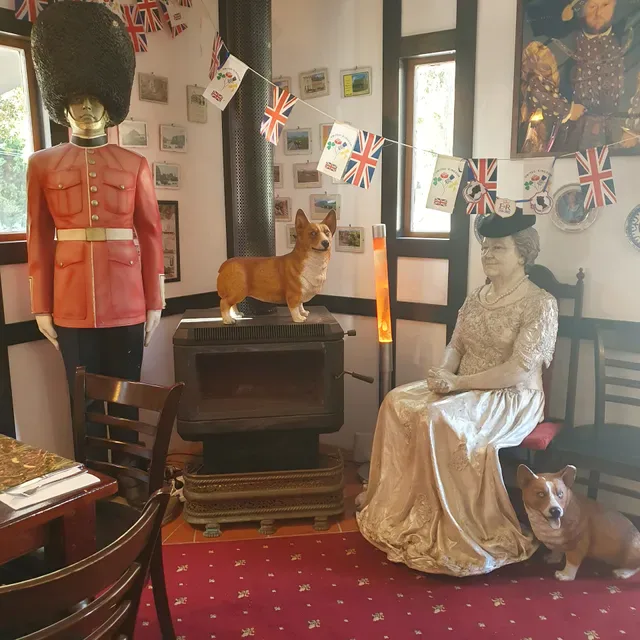 Fox & Hounds