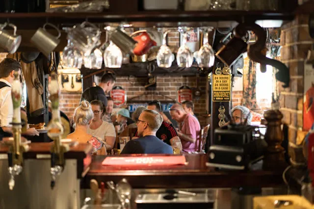 Fox & Hounds