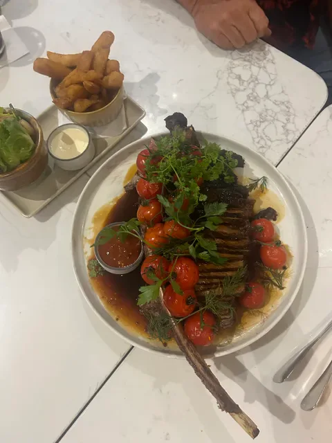 Garden Kitchen & Bar