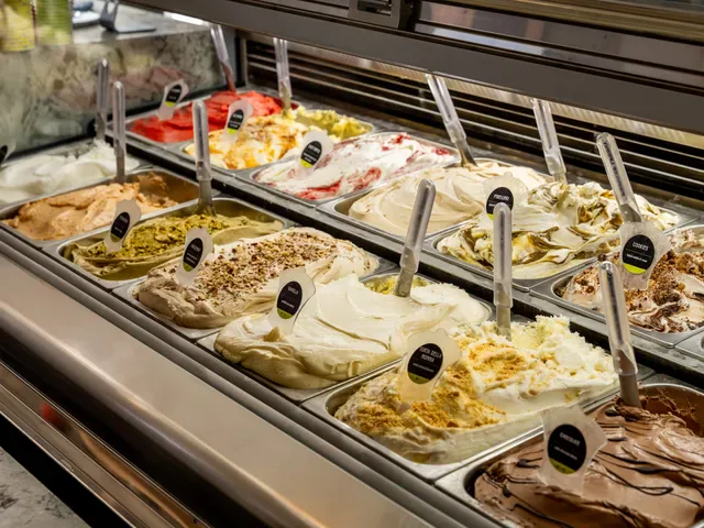 Gelato Gemelli Nobby Beach