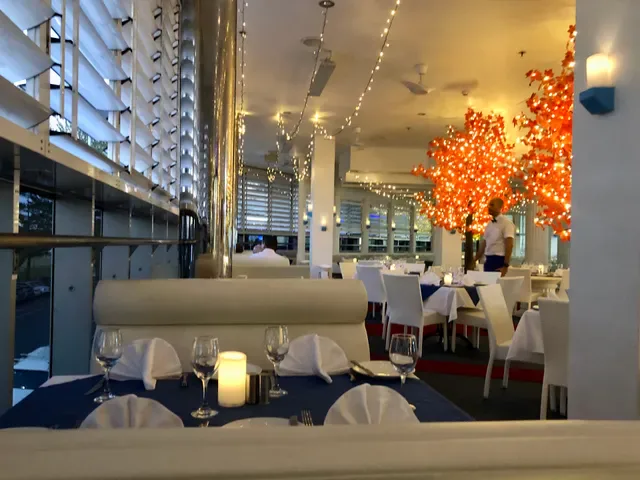 George's Paragon Coolangatta