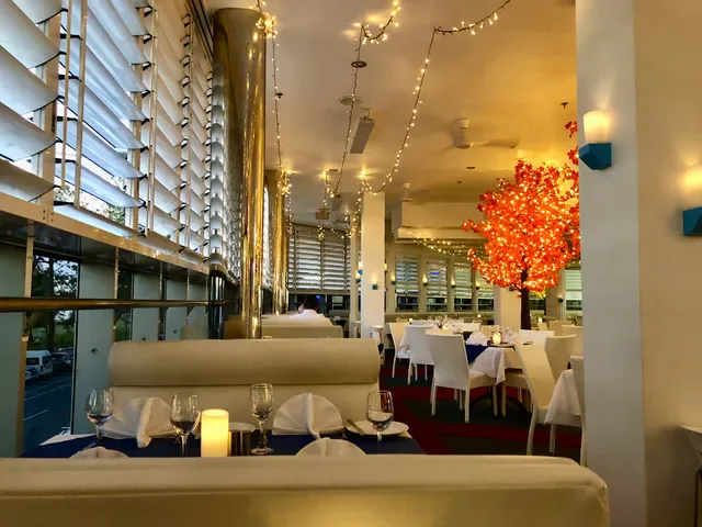 George's Paragon Coolangatta