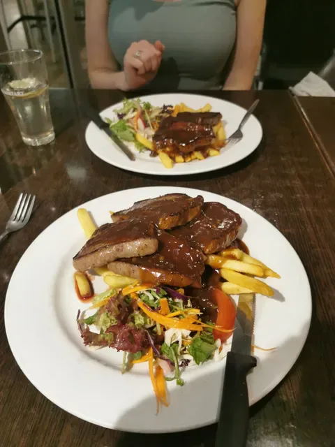 HarbourVue Tavern