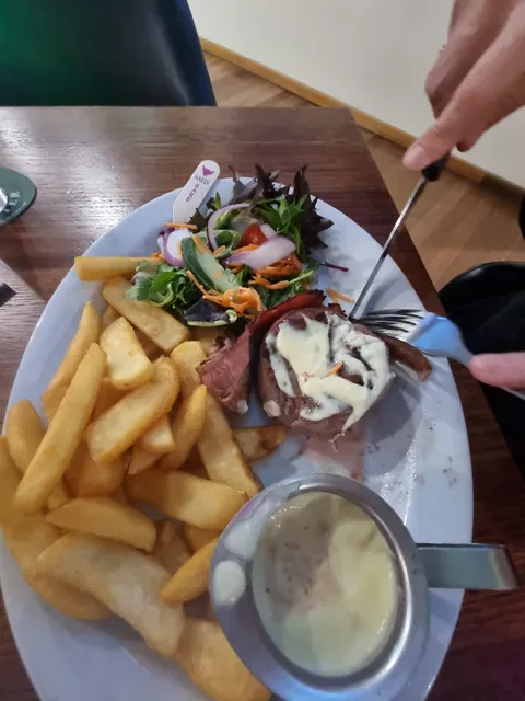 Helensvale Tavern