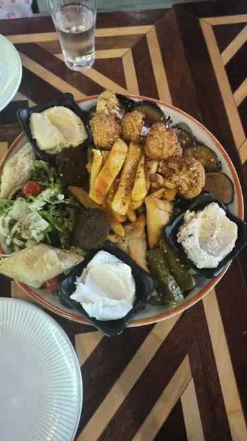 La Jordania Restaurant And Shisha Lounge
