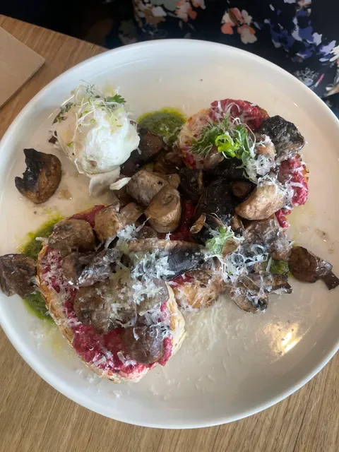 La Playa Beach and Eats