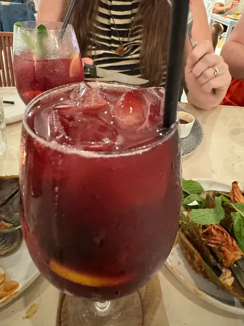 La Playa Beach and Eats