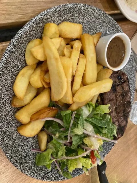 La Playa Beach and Eats