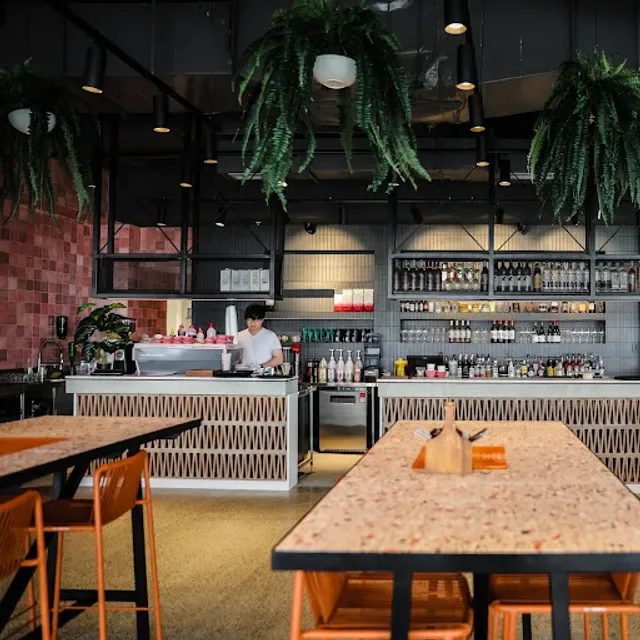 La Playa Beach and Eats