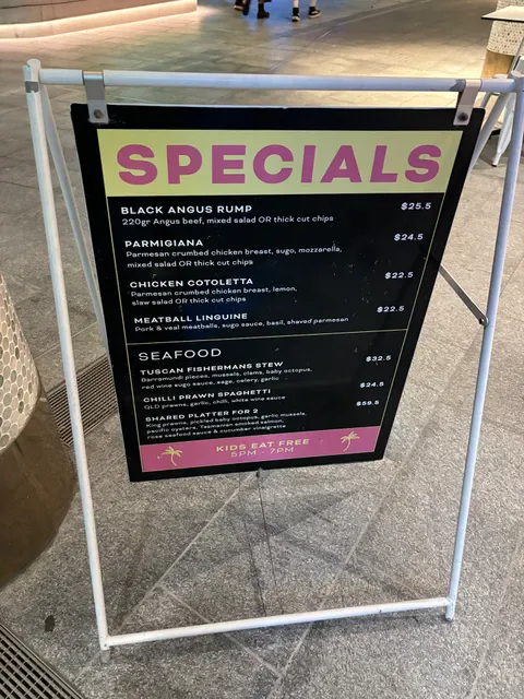 La Playa Beach and Eats