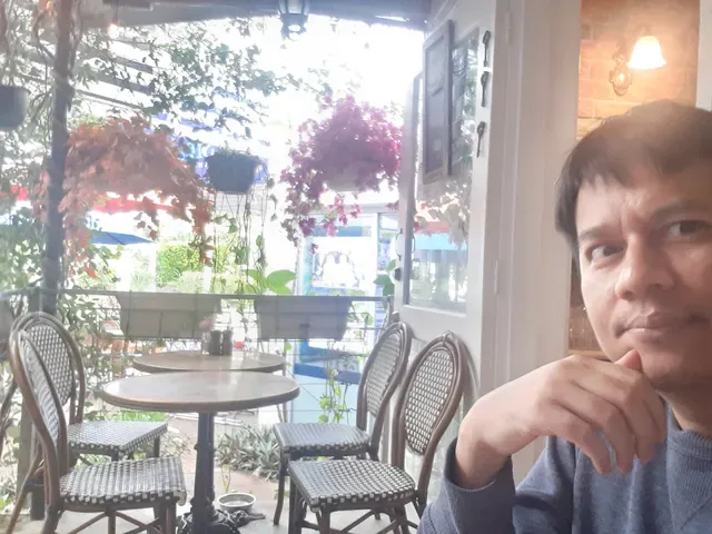 Le Jardin Cafe Restaurant