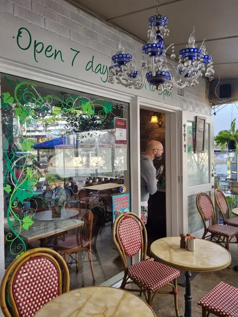 Le Jardin Cafe Restaurant