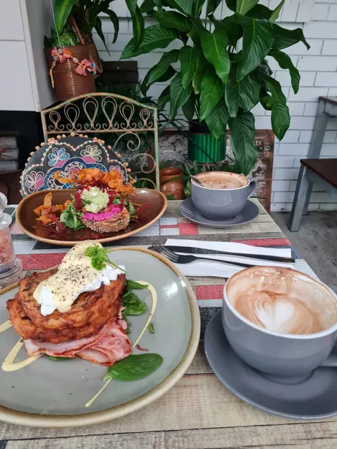 Le Vintage Cafe