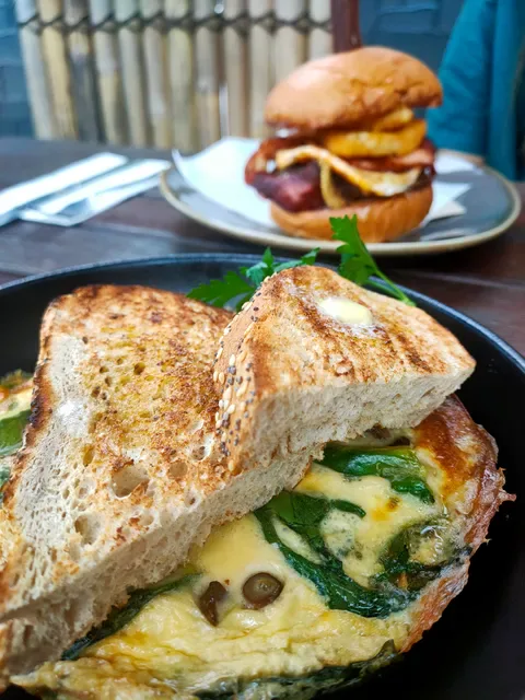 Le Vintage Cafe