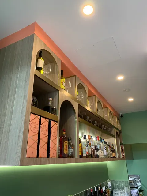 Little Vine Room