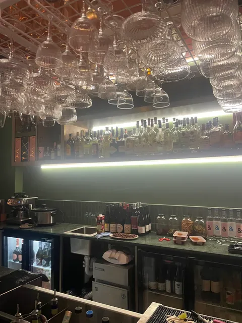 Little Vine Room