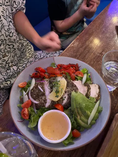 Longboards Laidback Eatery & Bar